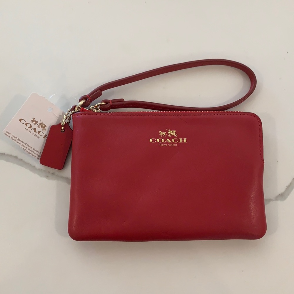 NWT Coach Corner Zip Wristlet in Red Armor Leather